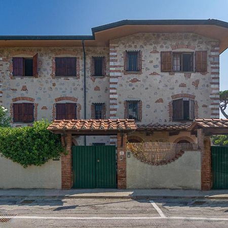 Villa Il Fortino Λίντο ντι Καμαϊόρε Εξωτερικό φωτογραφία